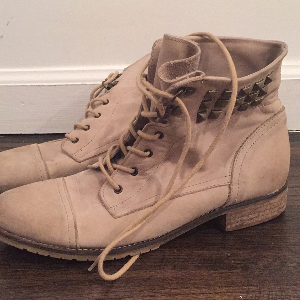 Steve Madden tan booties with studs